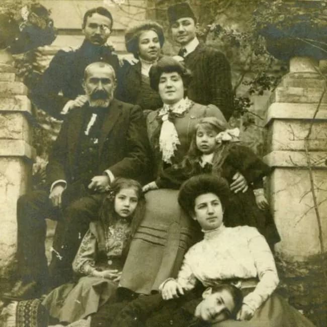 Fahrünnisa Zeyd: Renklerin Asi Ruhu