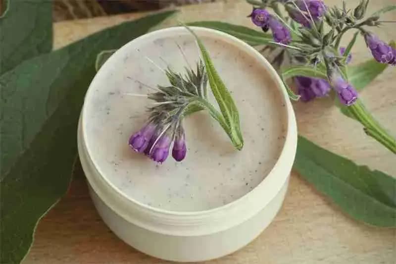 Allantoin: Görünmez Nem Kalkanı