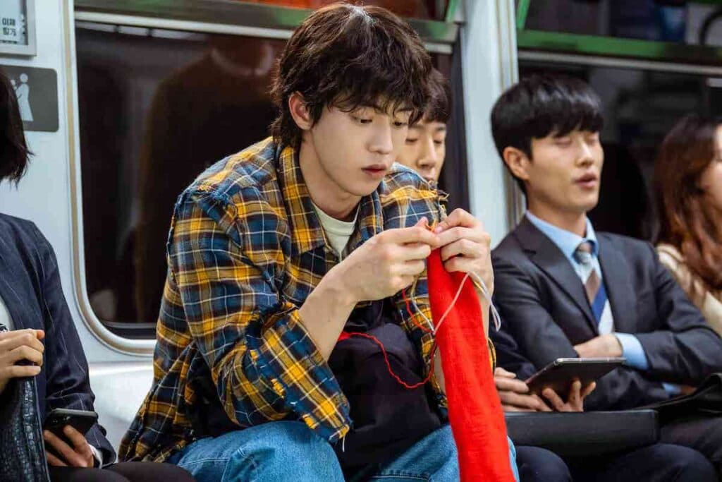 K-Drama Başrollerine Aşık Olmamızın 7 Mantıklı Nedeni K-Drama Başrollerine Aşık Olmamızın 7 Mantıklı Nedeni