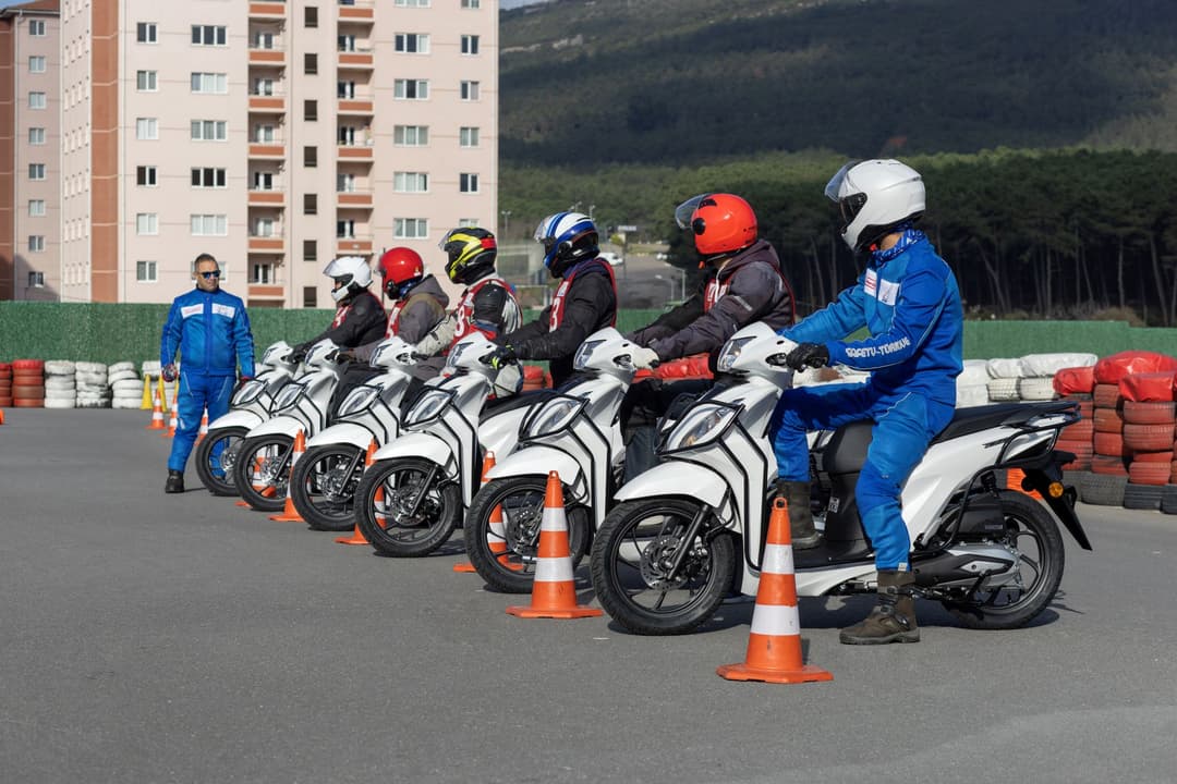 Scooter Motosikletler Hakkında Bilmeniz Gerekenler Scooter Motosikletler Hakkında Bilmeniz Gerekenler