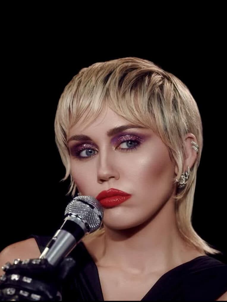 Bu Yazın Kısa Saç Trendleri Bu Yazın Kısa Saç Trendleri