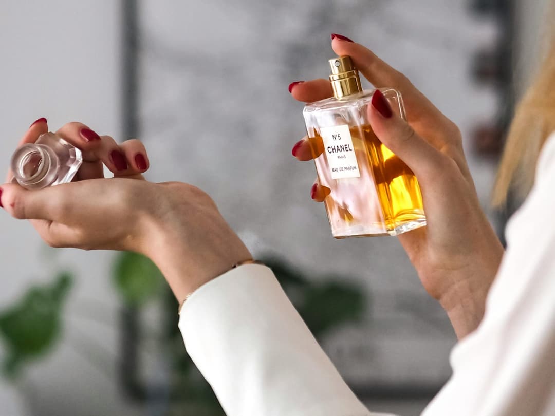 Parfüm Kalıcılığını Artırmanın 7 Yolu Parfüm Kalıcılığını Artırmanın 7 Yolu