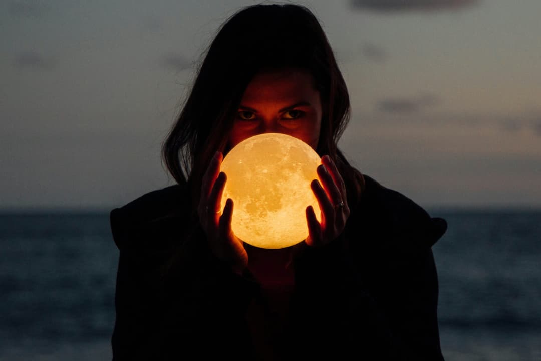 Dolunay Sana Ne Anlatıyor? Dolunay Sana Ne Anlatıyor?