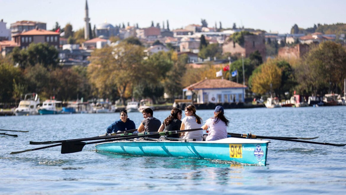 İstanbul’da Kürek: Su Üstünde Güç, Denge ve Ekip Ruhu İstanbul’da Kürek: Su Üstünde Güç, Denge Ve Ekip Ruhu