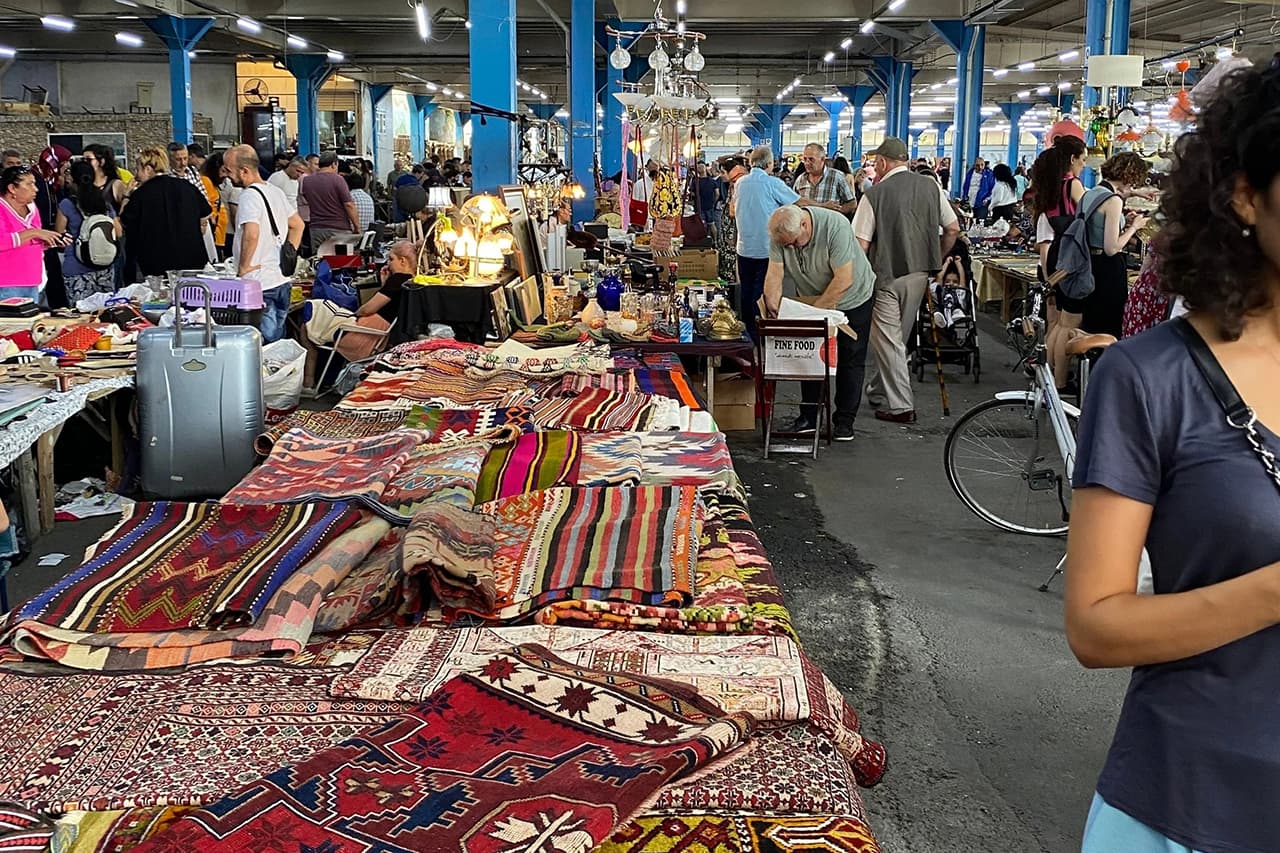 İstanbul Bit Pazarları: Antika ve İkinci El Alışverişin Adresleri İstanbul Bit Pazarları: Antika Ve İkinci El Alışverişin Adresleri
