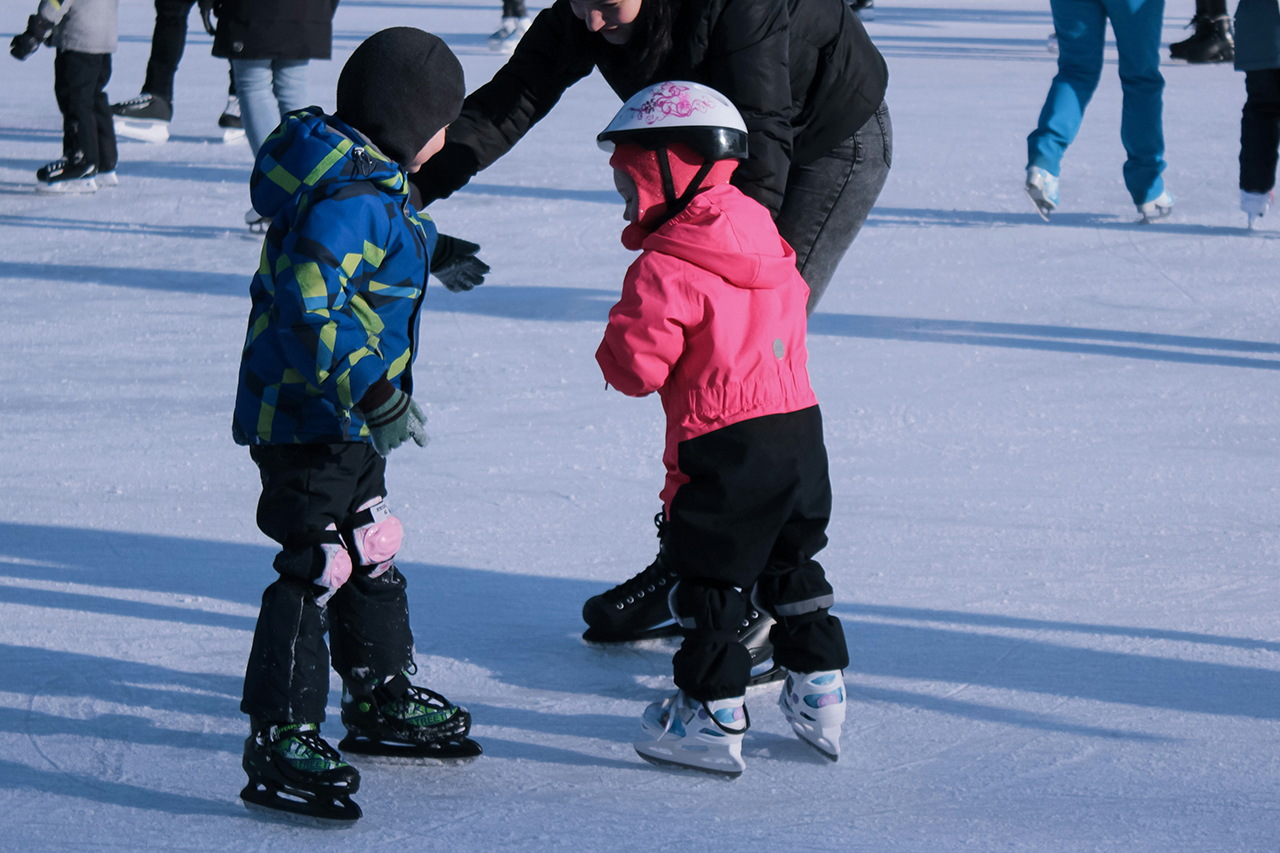 İstanbul Buz Pateni Pistleri: Kışın En Eğlenceli Aktivitesi İstanbul Buz Pateni Pisti